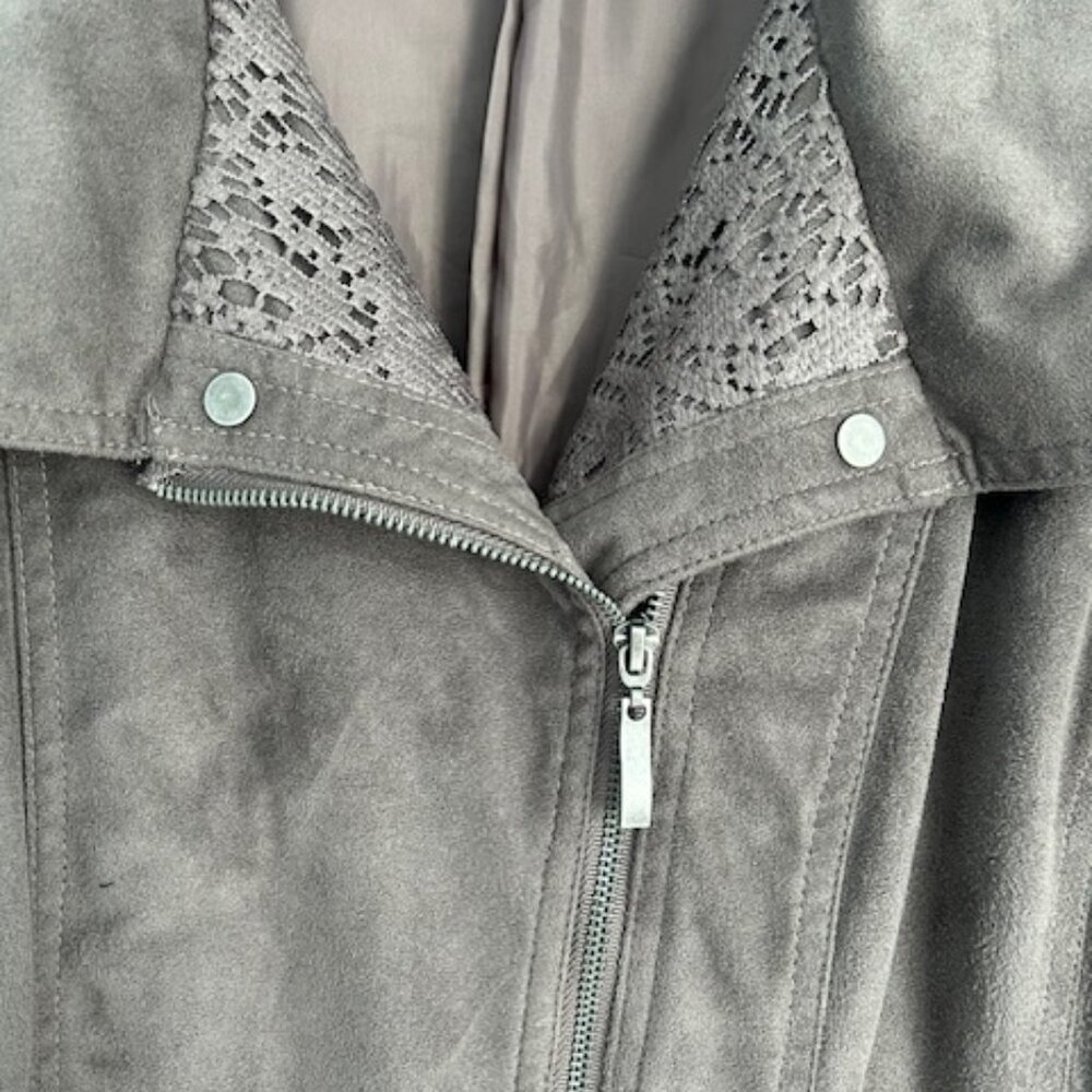 Montanaco Gray Faux Suede Jacket XL Women’s Detailed Sleeve Lace Look - Picture 4 of 8